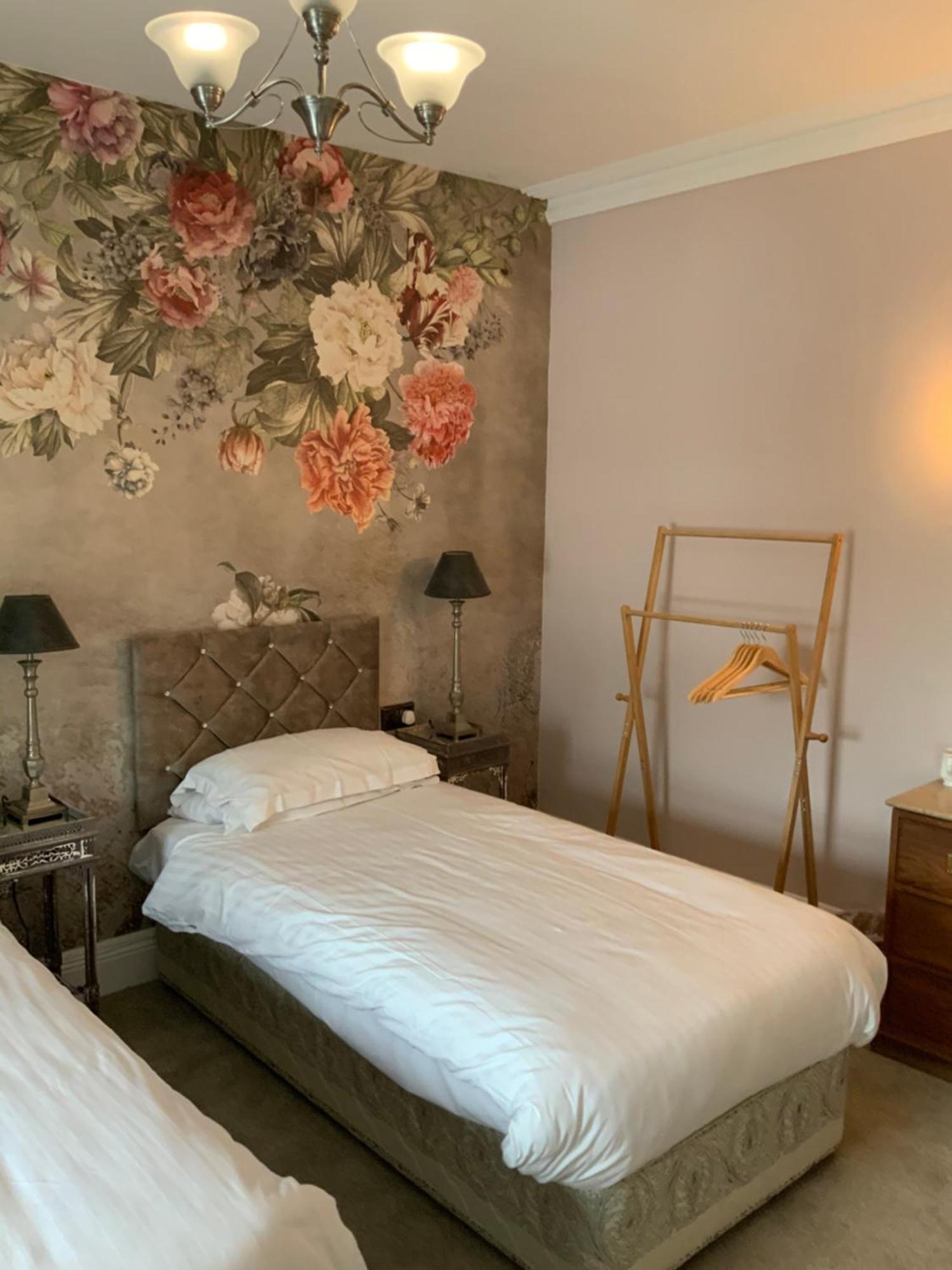 The White House Hotell Sennybridge Rom bilde