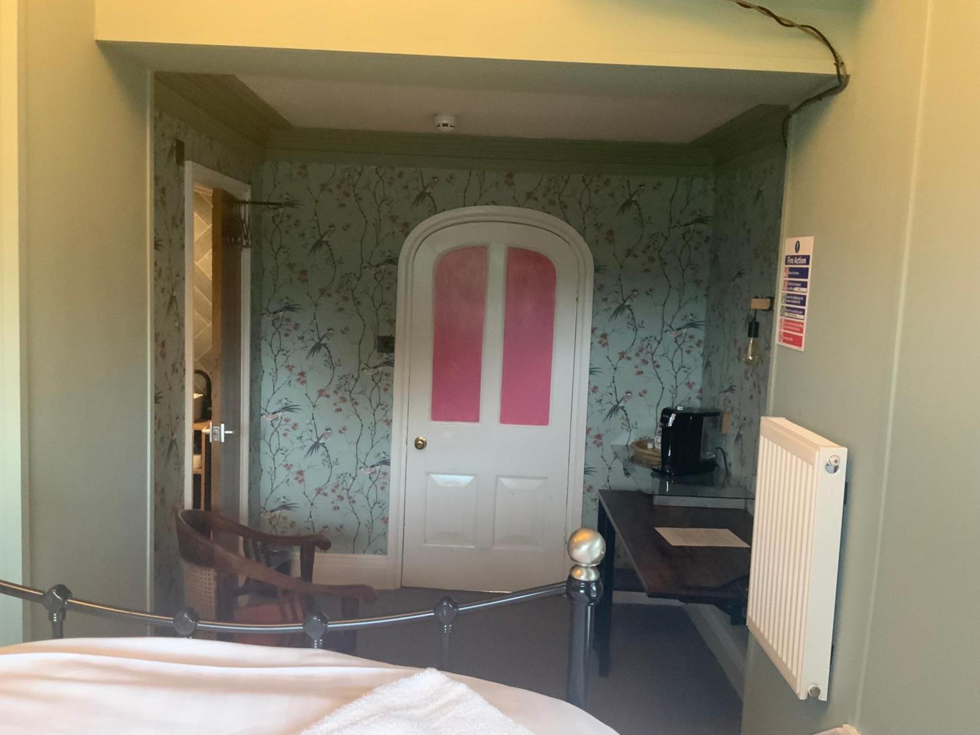 The White House Hotell Sennybridge Rom bilde